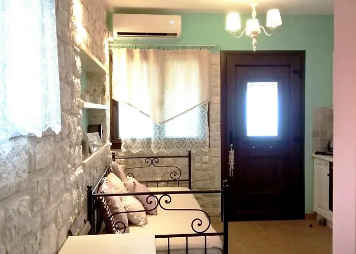 Stone In Nature With View To Corfu Town! Appartement *